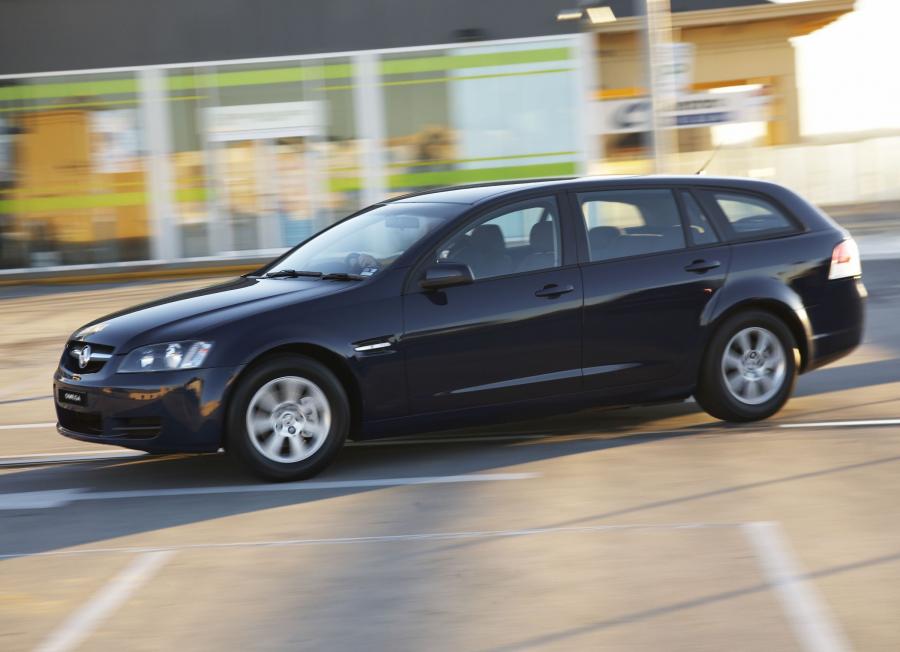  Holden Commodore VE Omega Sportwagon 2008 года  (фото 9 из 18)